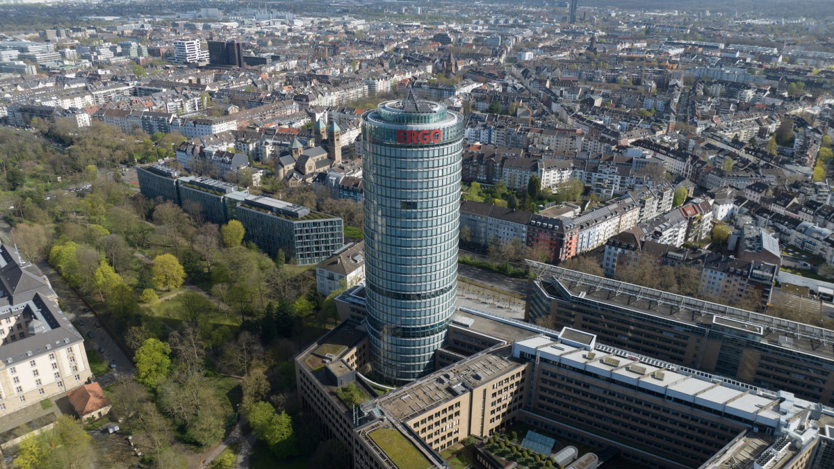 Das Ergo-Gebäude von oben fotografiert