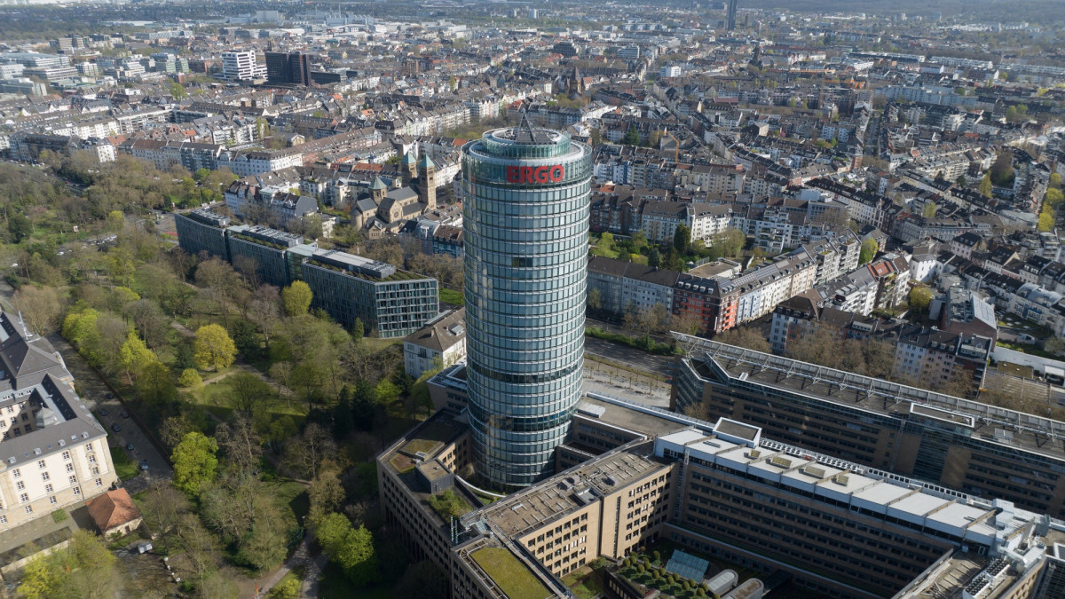 Das Ergo-Gebäude von oben fotografiert