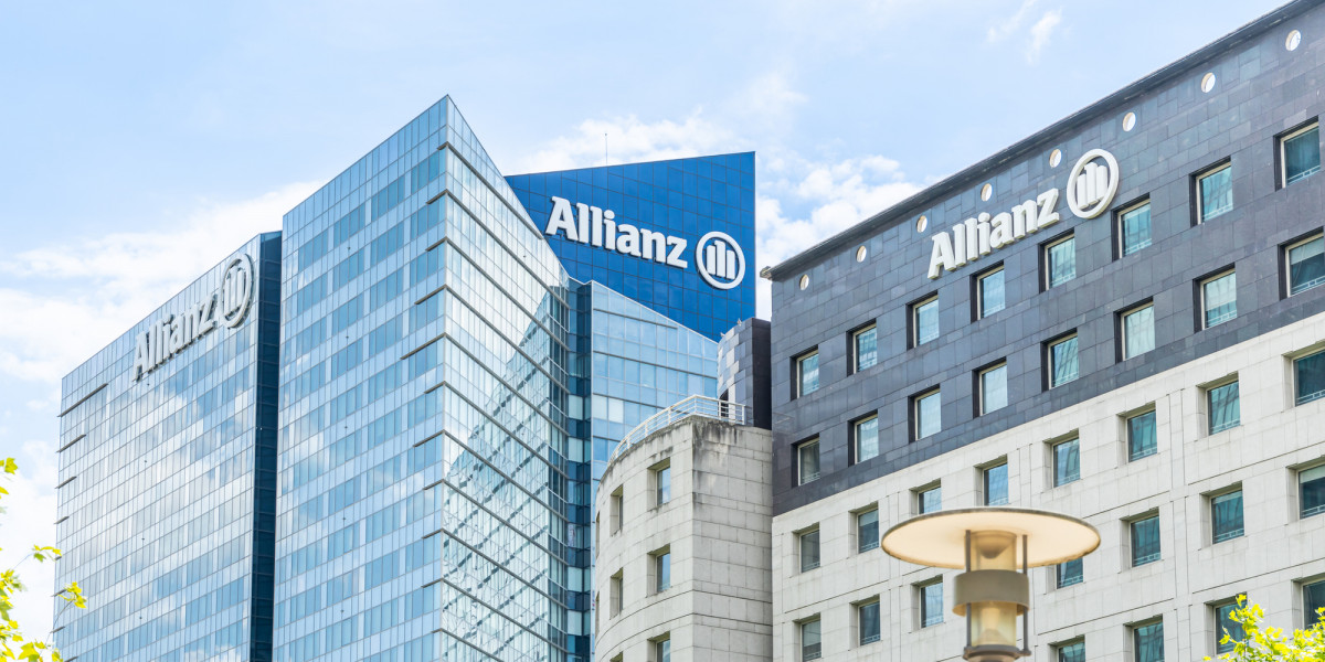 Allianz Bürogebäude im Geschäftsviertel La Défense in Paris