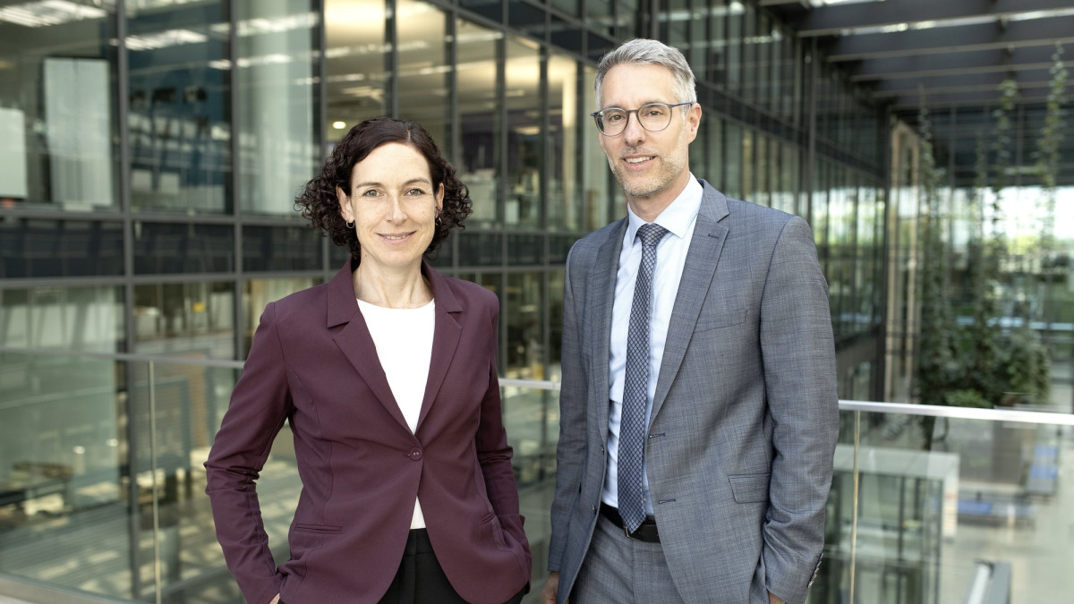 Die Vorstandssprecherin der Austrion Life Gruppe, Claudia Rainbacher, und Vorstand Andreas Buxbaum