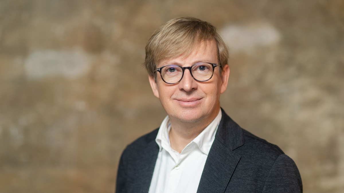 Dr. Christian Osthus
