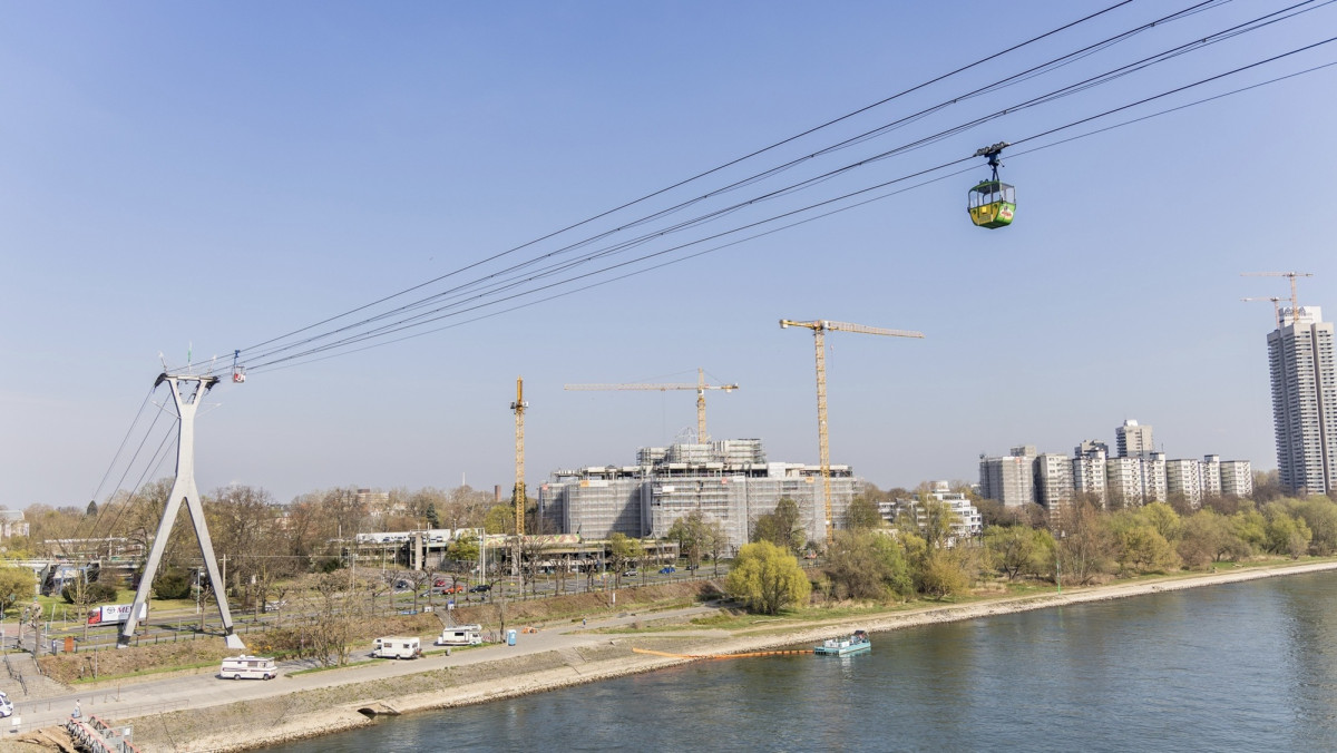 Blick auf die Baustelle der DEVK Zentrale in Riehl