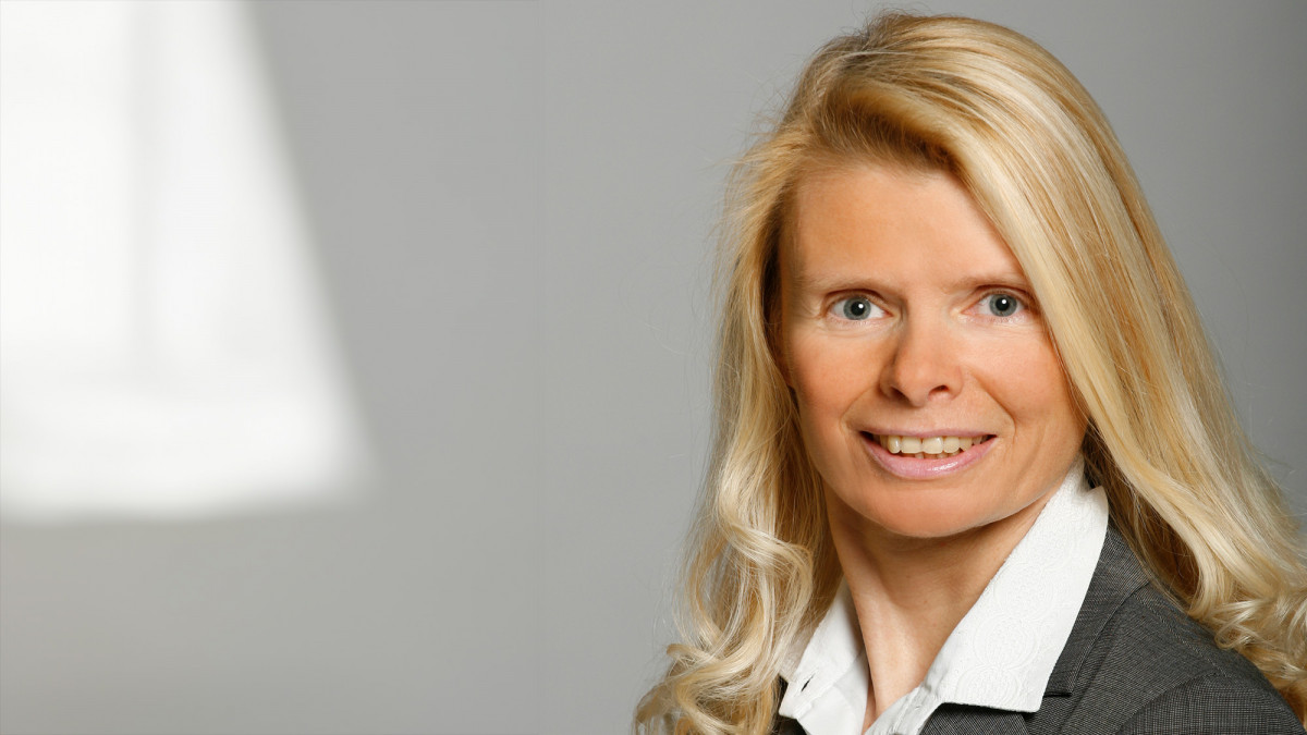 Anja Sprick, Rechtsanwälten und bAV-Expertin bei Longial