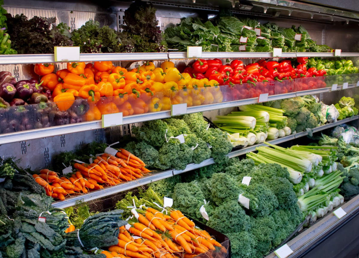 Gemüseabteilung in einem Supermarkt