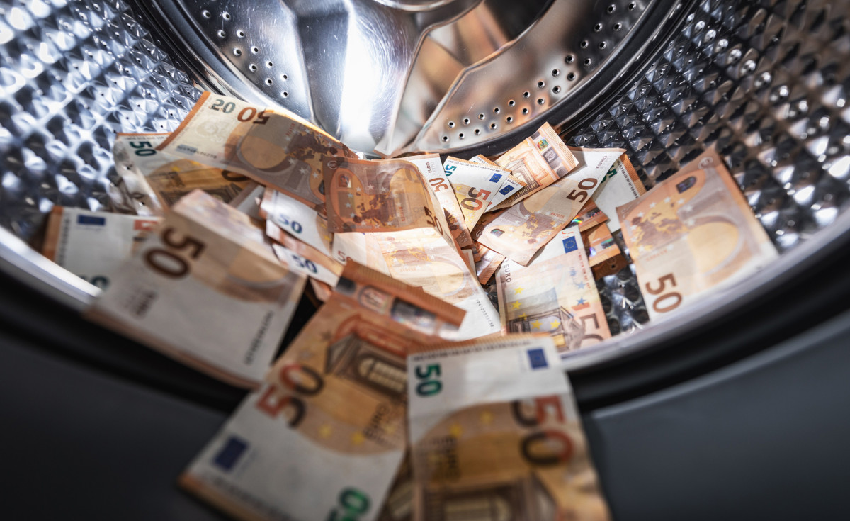 Vermittler haben die Pflicht den Staat beim Kampf gegen Geldwäsche und Terrorismusfinanzierung zu unterstützen.