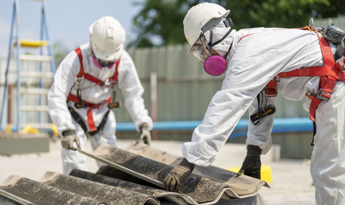 Arbeitsschutzmaßnahmen beim Umgang mit asbesthaltigen Baustoffen