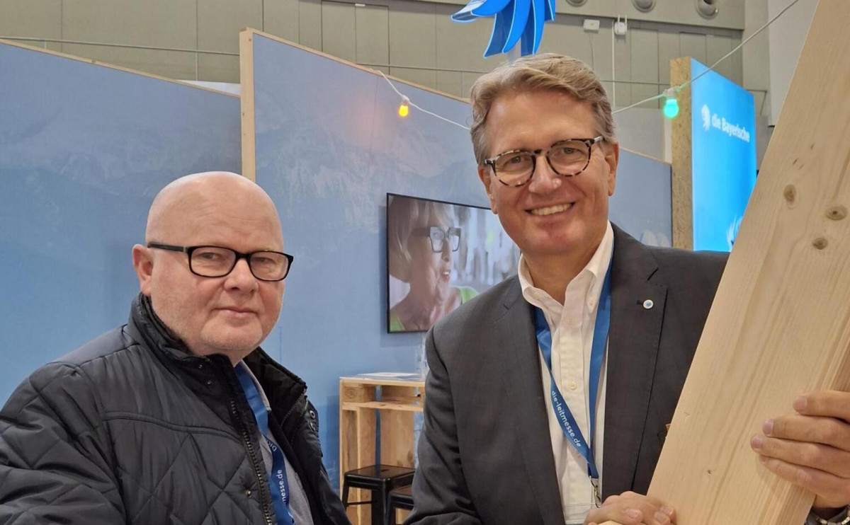 procontra-Redakteur Achim Nixdorf und Bayerische-Vorstand Martin Gräfer