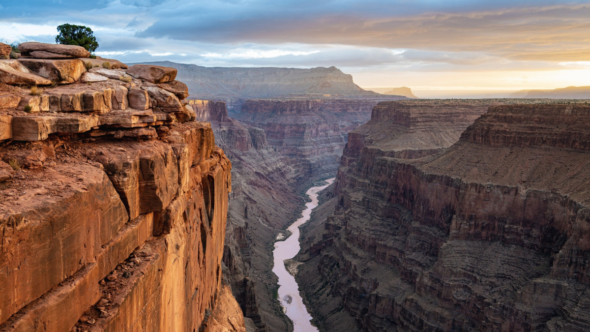 Sonnenaufgang am Grand Canyon