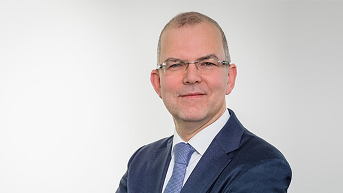 Dr. Hans-Jörg Naumer