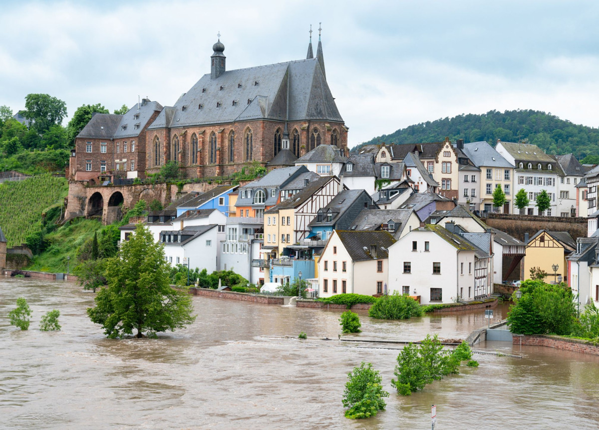 Blick auf das überschwemmte Saarburg