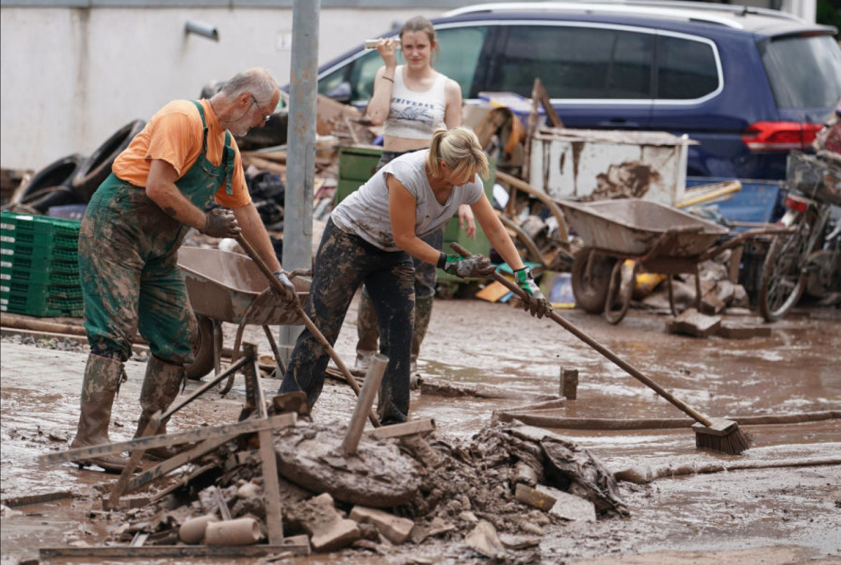 Aufräumarbeiten nach dem Hochwasser