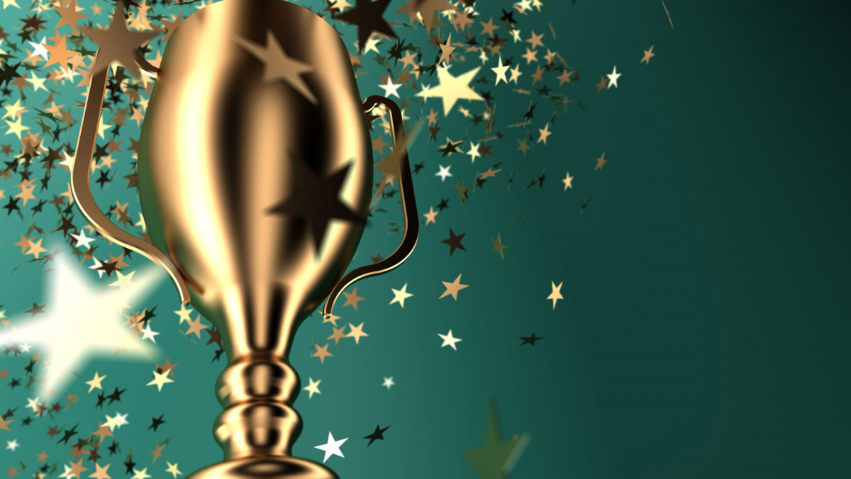 goldener Pokal und Sterne