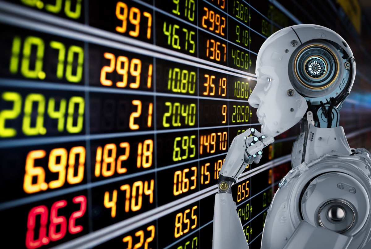 Ein Roboter begutachtet eine Tafel mit Börsenkursen