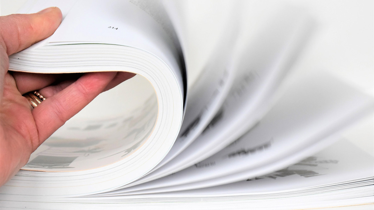 aufgeschlagenes Buch