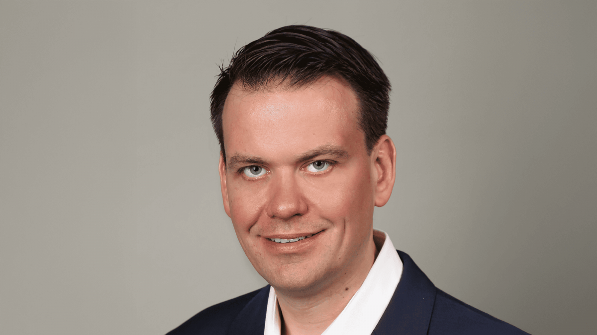 Marcus Schmalbach, Professor für Blockchain und künstlicher Intelligenz an der ESCP Business School in Berlin und Geschäftsführer von RYSKEX