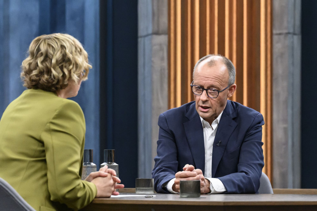 Bundeskanzler Friedrich Merz bei Caren Miosga