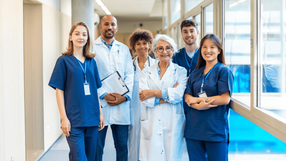 Heilberufe richtig beraten: Versicherungen für Ärzt*innen