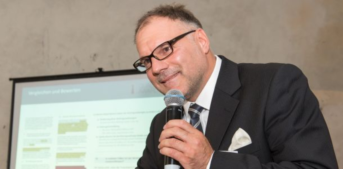 Um die Alters- und Gesundheitsvorsorge nicht zu gefährden, sollte bei diesen Verträgen eine Beitragsbefreiung für den BU-Fall eingebaut werden, rät Makler und BU-Sachverständiger Bert Heidekamp.