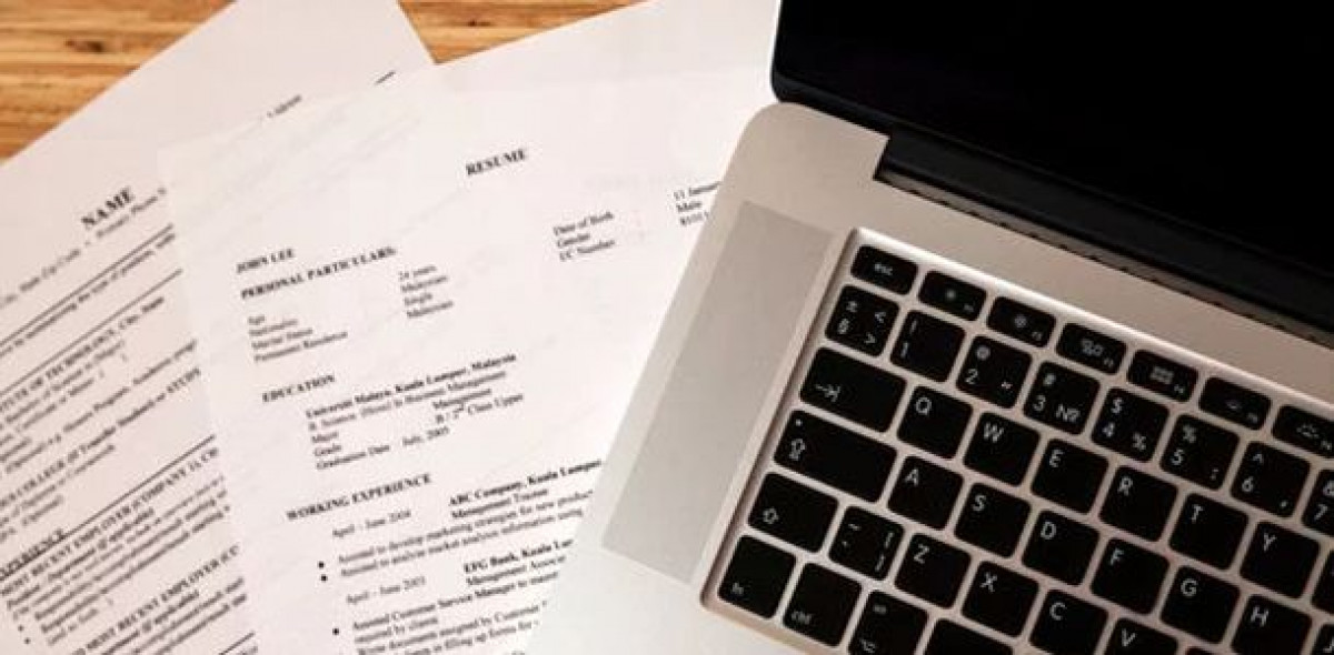Willenserklärungen des Kunden zu seinem Betreuer in Versicherungs-Angelegenheiten veralten nicht. Es bleibt ein Rätsel, warum manche Versicherer das anders sehen.