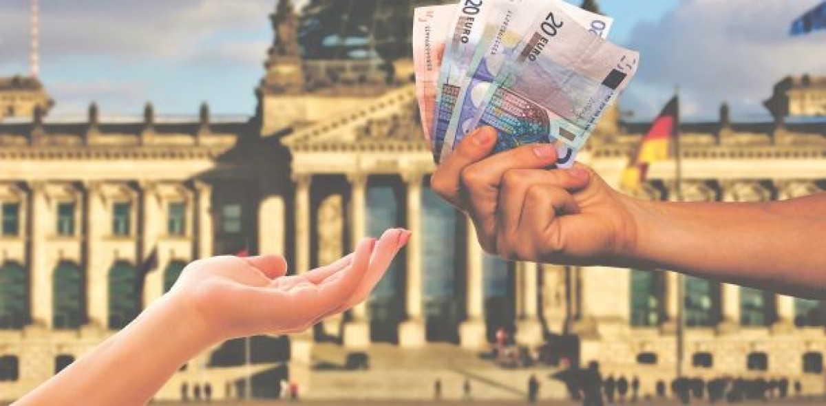 Das neue Gesetz für mehr Anlegerschutz soll Blindpool-AIF verbieten. Außerdem stärkt es die Position der Finanzanlagenvermittler. Bild: Pixabay/Capri23auto