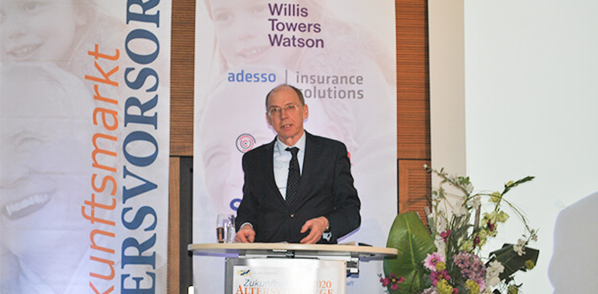 Dr. Frank Grund richtete deutliche Worte an die Lebensversicherer.