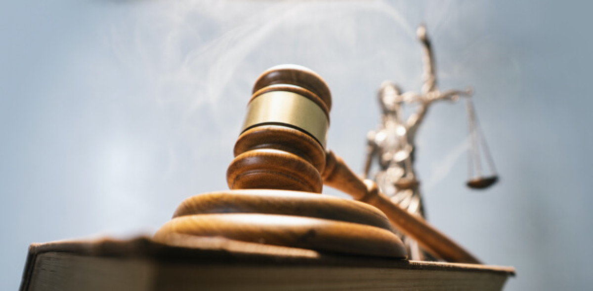 Das OLG Düsseldorf bestätigte das Verbot bestimmter Bezeichnungen für Vermittlerunternehmen.