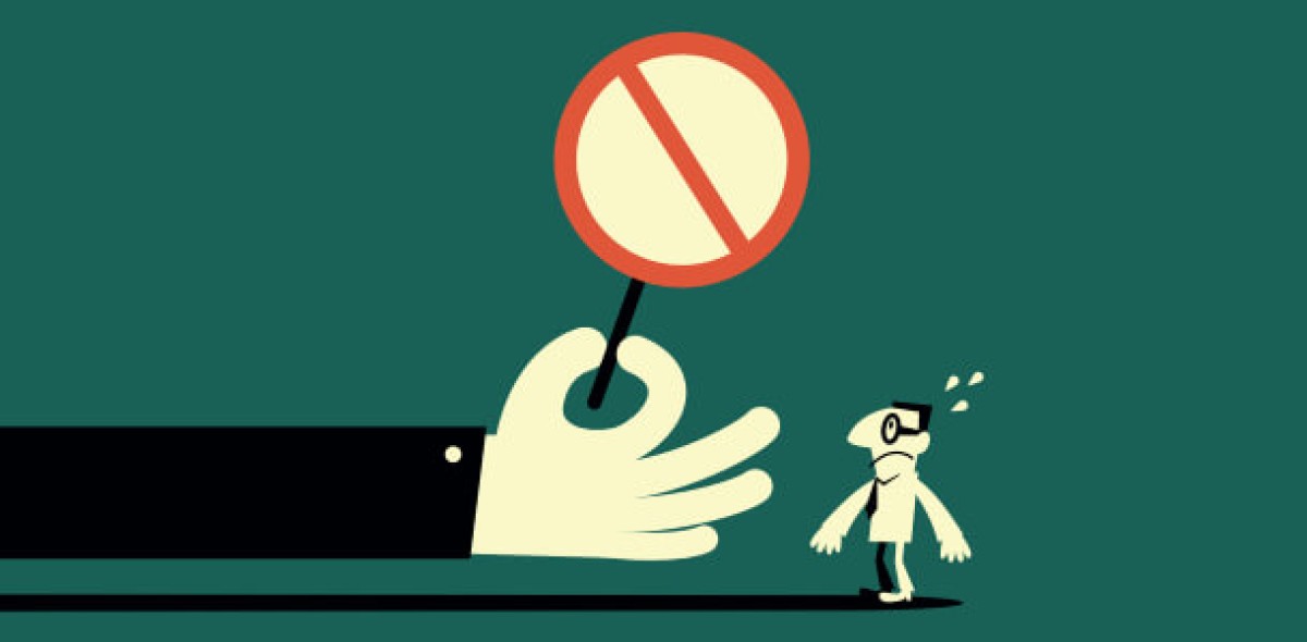 5 Begriffe sind Versicherungsvermittlern bei der Wahl ihrer Firmierung verboten – auch, wenn diese in fremde Sprachen übersetzt sind.