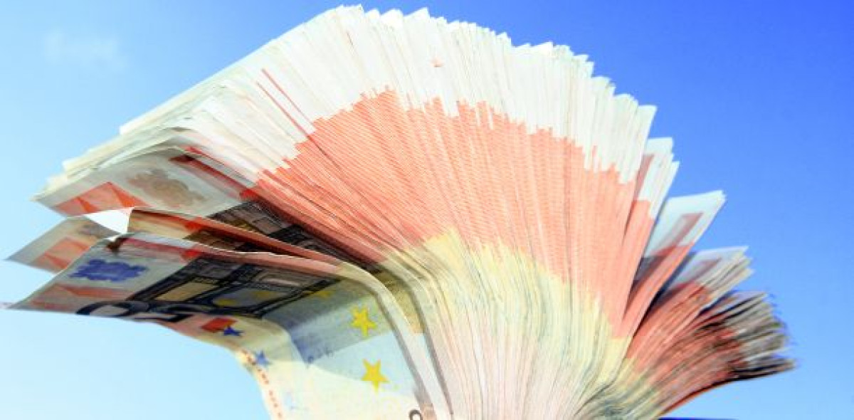 Aktien, Bitcoin, Immobilien: 2021 entwickelten sich viele Geldanlagen prächtig. Doch welche Investition mache am meisten aus 10.000 Euro? Bild: Adobe Stock/eldorado