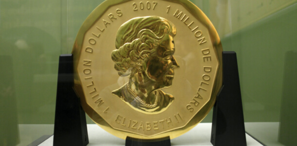 Die 100 Kilogramm schwere Goldmünze „Big Maple Leaf“ bleibt verschwunden und hinterlässt voraussichtlich eine über 3 Millionen eure tiefe Lücke im Geldbeutel des Eigentümers.