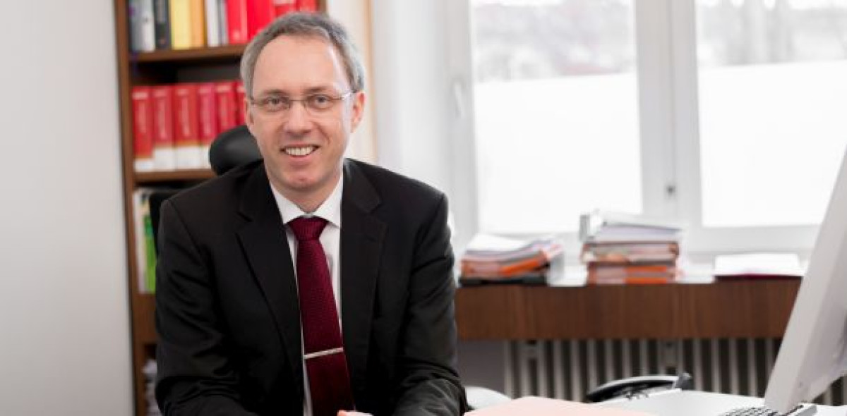 Fachanwalt Alban Westenberger gibt Tipps, wie sich Sparguthaben schützen lassen.