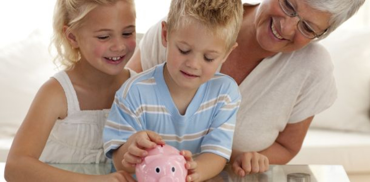 So hatte sich die Oma das sicher nicht gedacht: Ihre Enkel mussten ihr Sparguthaben zurückzahlen, um Großmutters Pflegekosten zu decken. Ein klares Argument für eine private Pflegeversicherung.