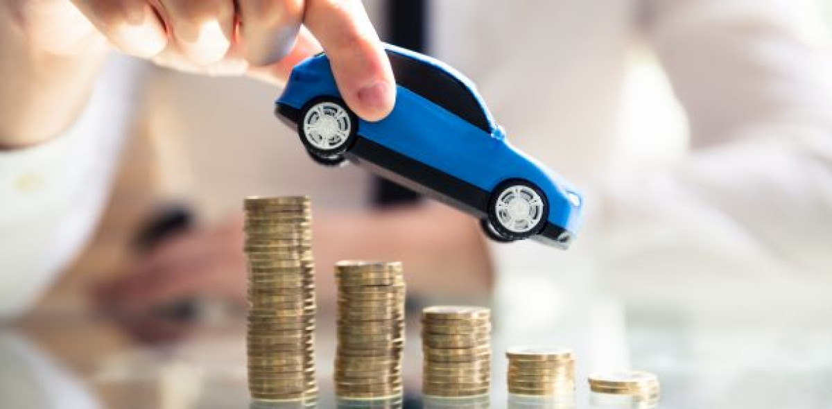 Der anhaltende Preiskampf in der Kfz-Versicherung sorgt dafür, dass zahlreiche Autoversicherer seit Jahren nicht mehr aus der Verlustzone kommen. Bild: Adobe Stock/Andrey Popov