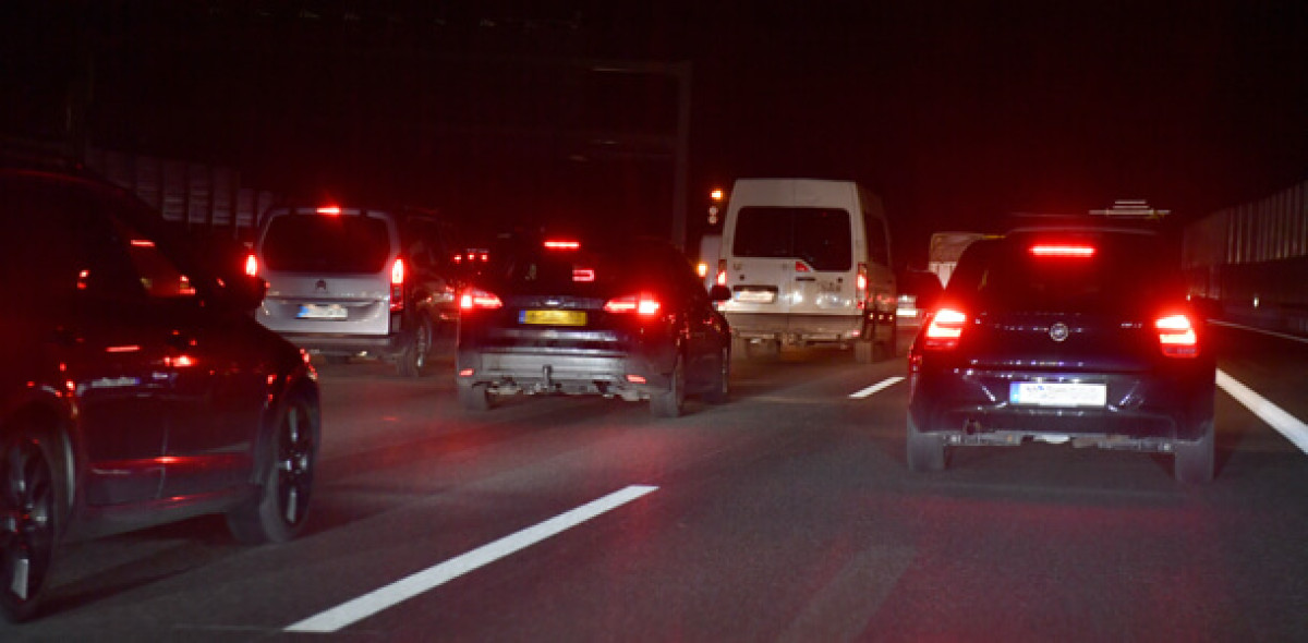 Emil verabschiedet sich von seinem Geschäft als Assekuradeur.