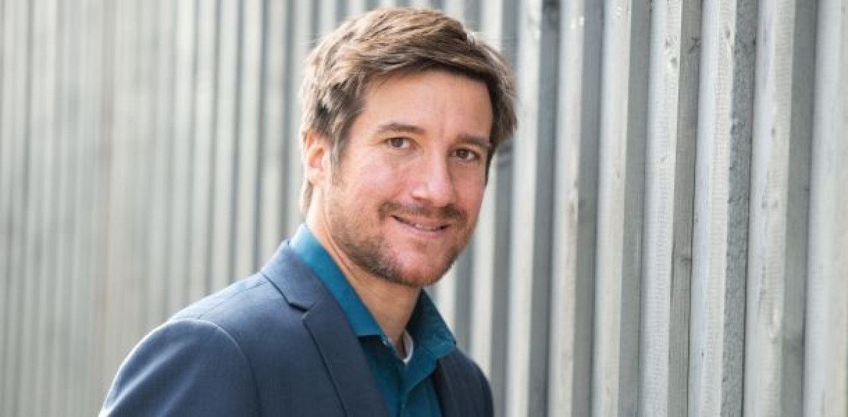 In der Berufsunfähigkeitsversicherung sollte nur das Notwendige versichert werden, nämlich die Existenz; der Lebensstandard dagegen nur auf Kundenwunsch, sagt Makler Philip Wenzel.