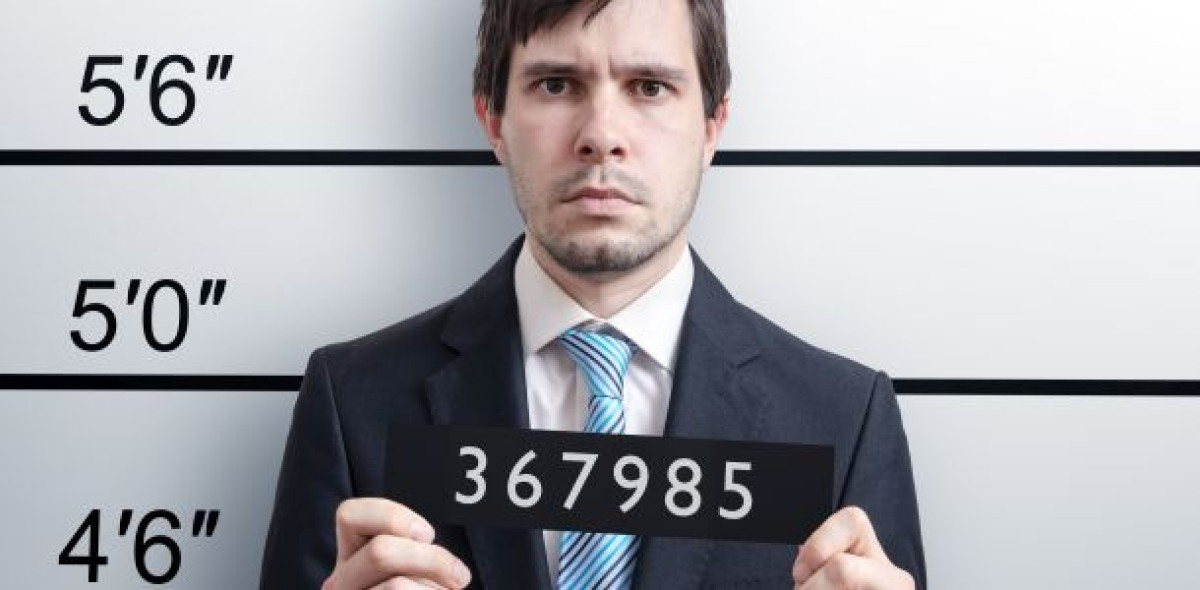 Die AVAD verfolgt mit der Kontrolle unseriöser Vermittler ein wichtiges Anliegen der Versicherungsbranche. Manche Vertreter und Makler fühlen sich von den Versicherern aber fälschlicherweise an den Pranger gestellt – und das zu Recht. Bild: Adobe Stock/vc