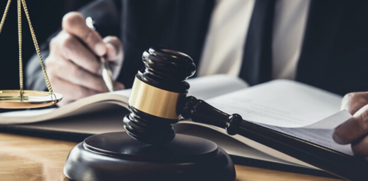 Berufsunfähigkeitsversicherung: Aktuelle Urteile im Überblick. Bild: Adobe Stock/Freedomz