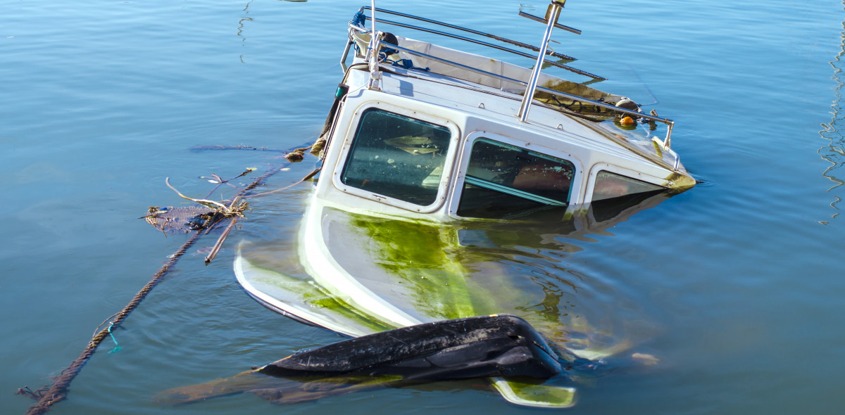 Gekentertes Boot Bild: Adobe Stock/ Yakiv