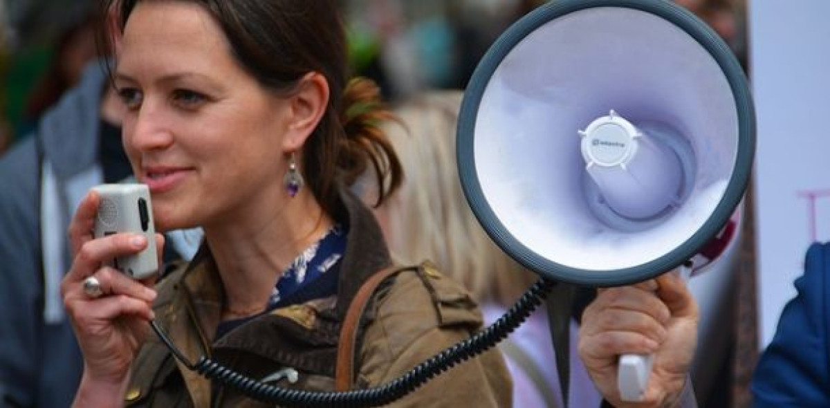 Die LV 1871 und die Versicherungsgruppe die Bayerische rufen aktuell Makler dazu auf, aktiv gegen den Provisionsdeckel in der Lebensversicherung vorzugehen.