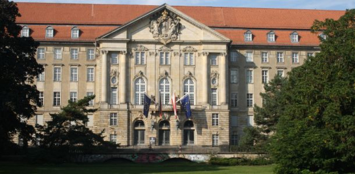 Unter anderem das Kammergericht Berlin (hier im Bild) hat kürzlich in einem Urteil die Grenzen des ewigen Widerrufsrechts aufgezeigt.