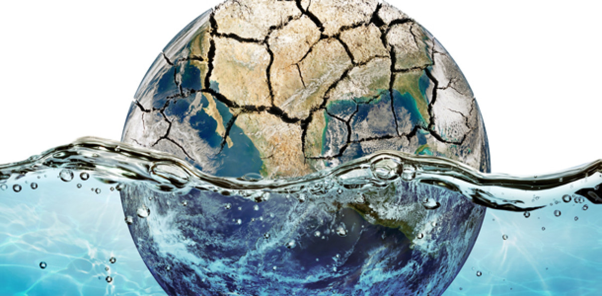 Erde schwimmt zur Hälfte im Wasser, andere Hälfte ist vertrocknet