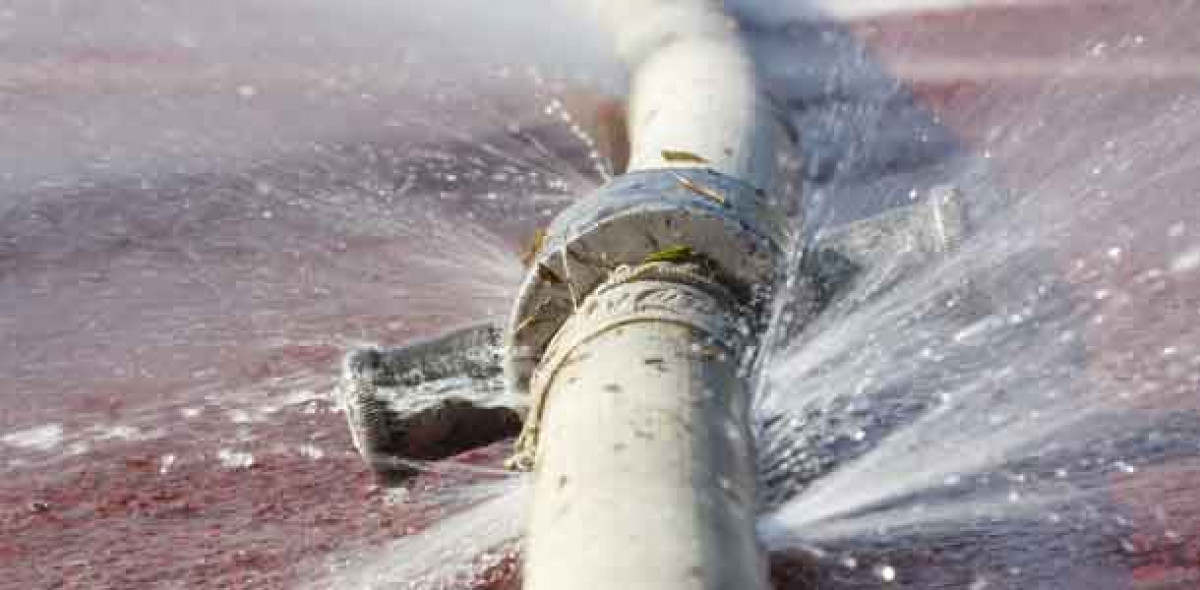 Wasserrohrbruch. Bild: Adobe Stock/toa555