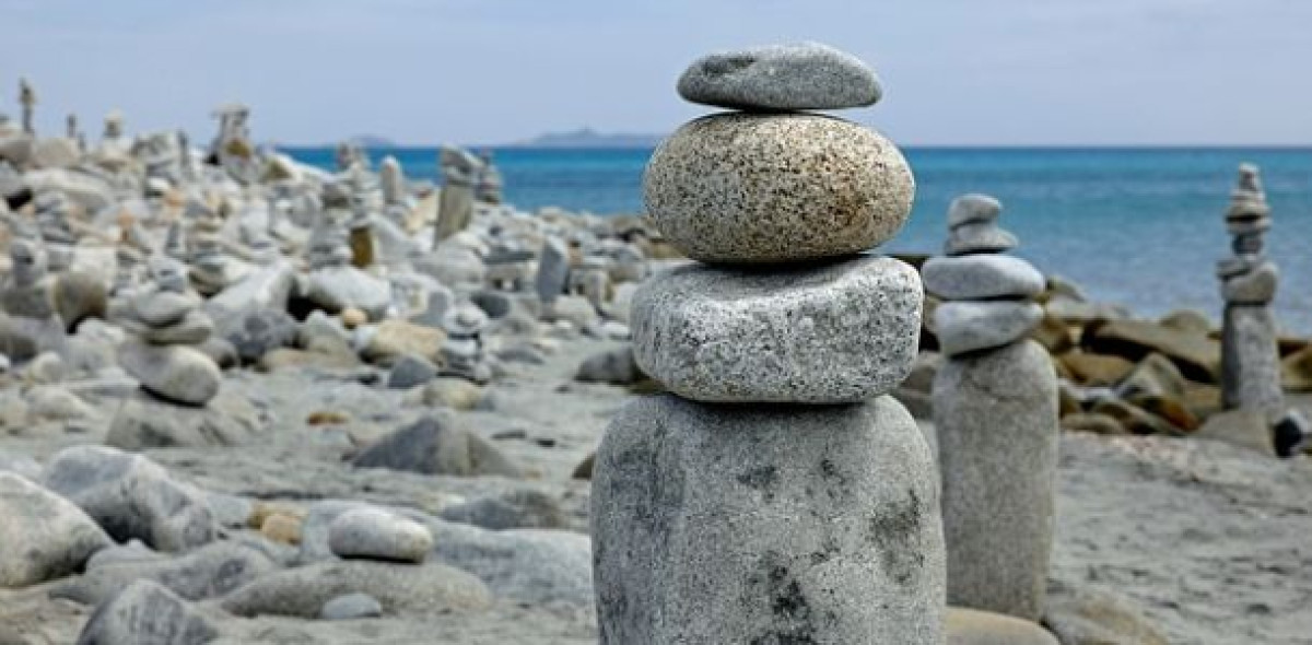 Bei manchen Lebensversicherern stapeln sich die Kosten für das Neugeschäft höher als bei anderen. Bei 6 Anbietern lag die Abschlusskostenquote in 2018 bei über 7 Prozent.