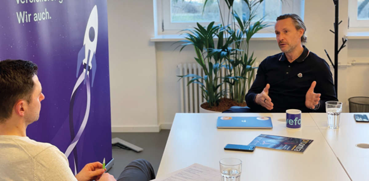 Rocco Strauß (Geschäftsführer wefox Germany GmbH) im Gespräch mit procontra-Chefredakteur Matthias Hundt, Bild: wefox