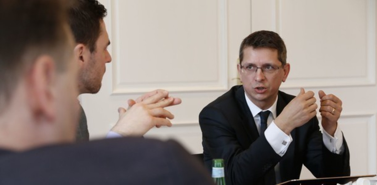 Selbst formulierte Klauseln im Maklervertrag können schnell zum Eigentor werden, weiß Rechtsanwalt und AfW-Vorstand Norman Wirth. Was er stattdessen rät.