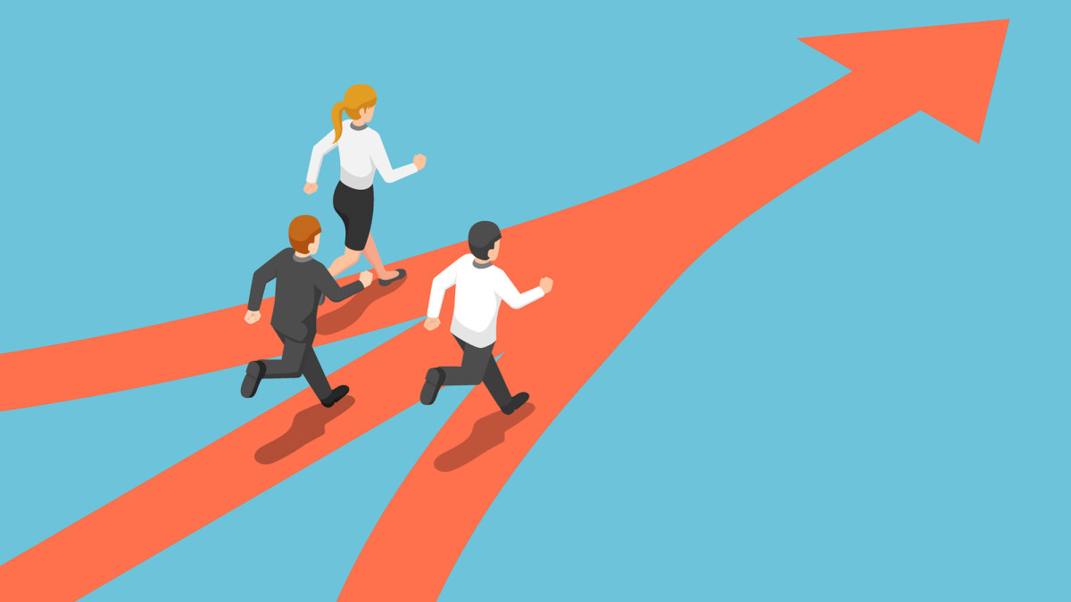 Menschen laufen auf einem roten Pfeil