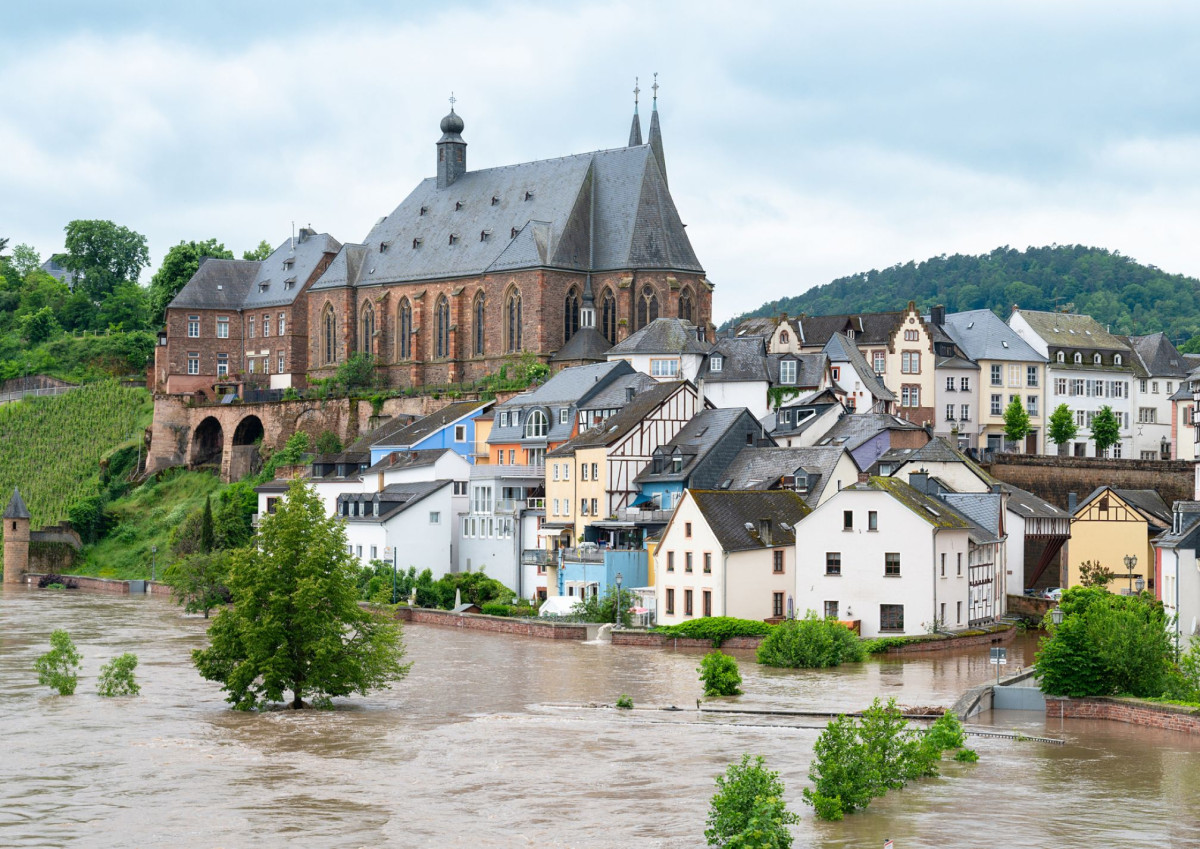 Blick auf deinen Ort im Saarland, der unter Wasser steht