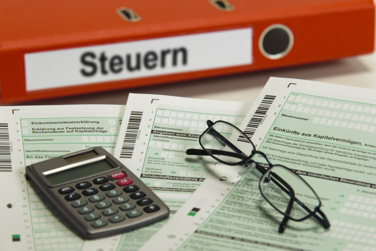 Blick auf Formulare zur Steuererklärung