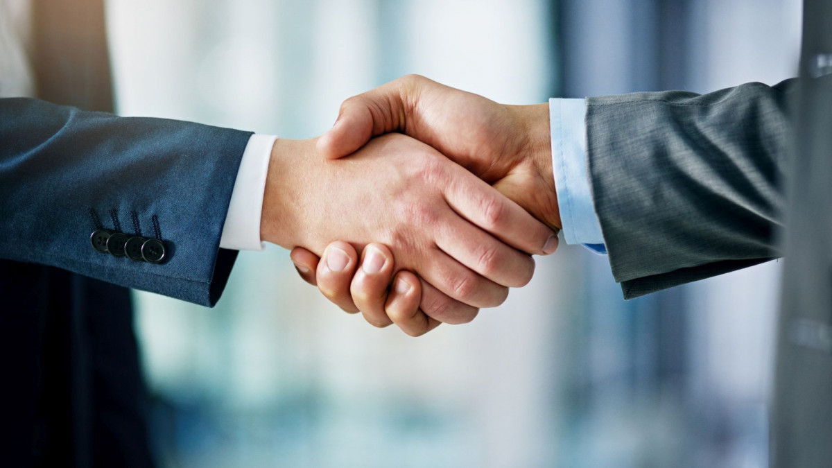 Summitas kauft ersten Versicherungsmakler