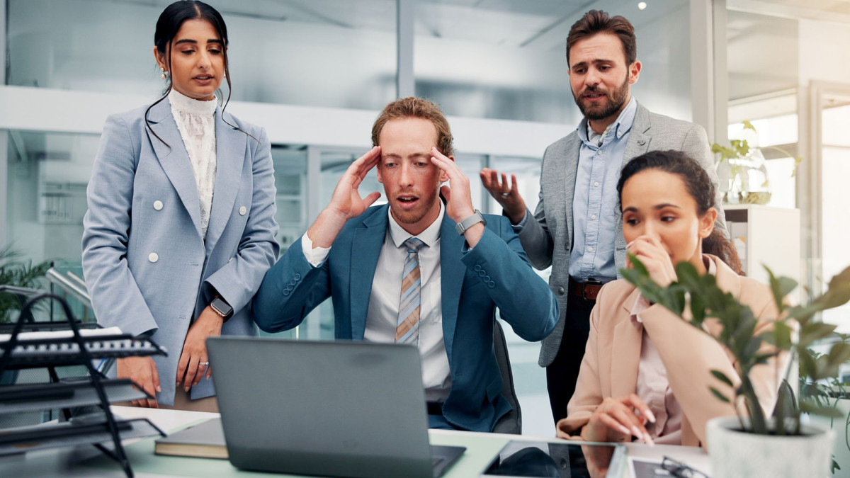 Menschen im Büro, betroffen
