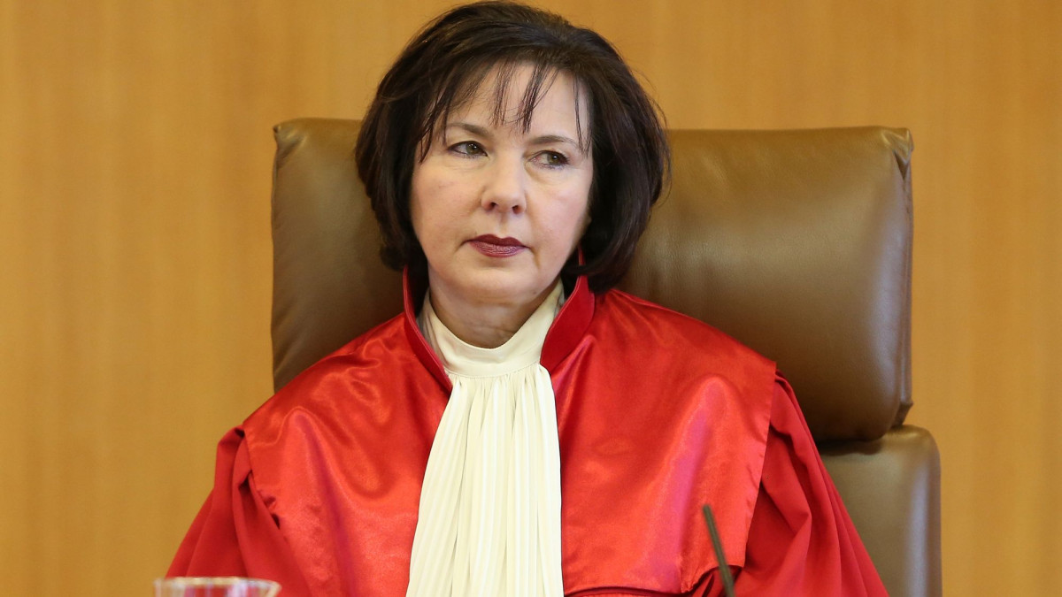 Erste Versicherungsombudsfrau folgt auf Wilhelm Schluckebier